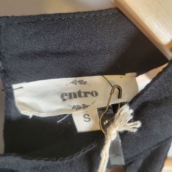 Entro Embroidered Key Hole Dress - Picture 5 of 10